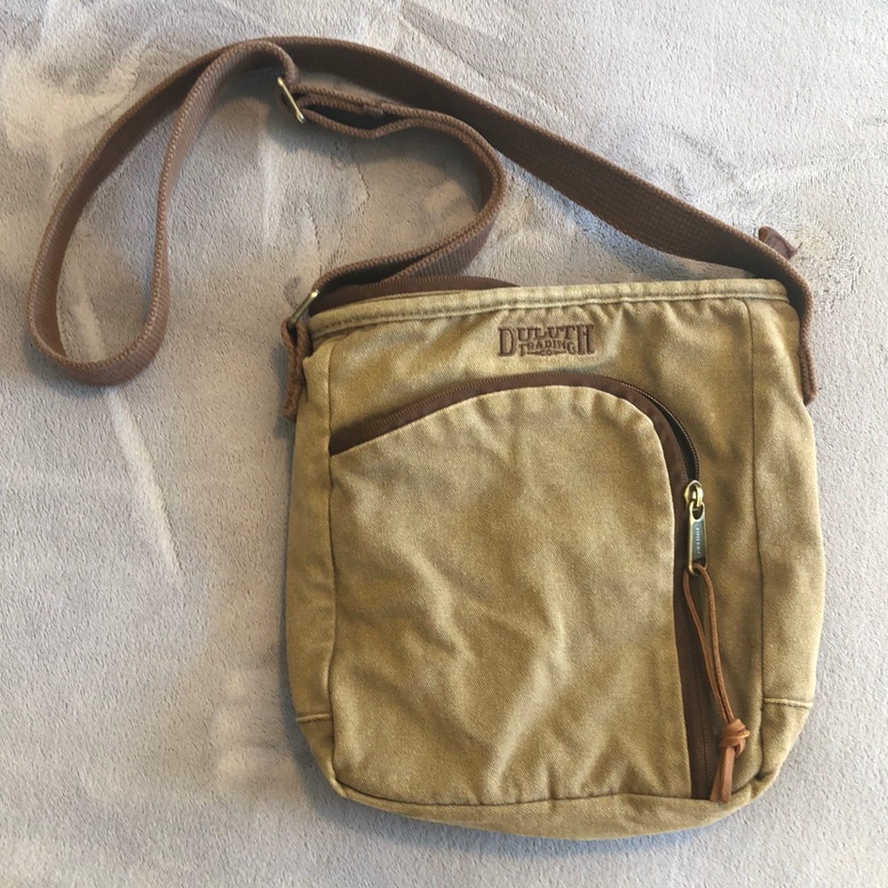 Duluth Trading Co bag, medium, brown